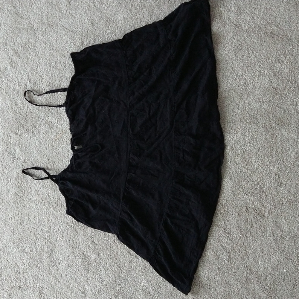 An Old Navy flowy thin strap tank top size XL